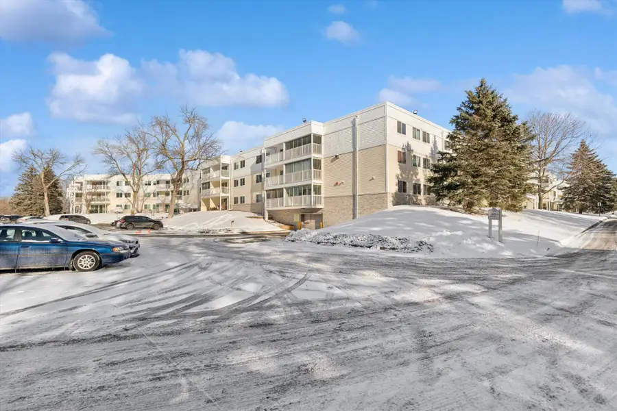 130 Demont Avenue E #142, Saint Paul, MN 55117 - #2