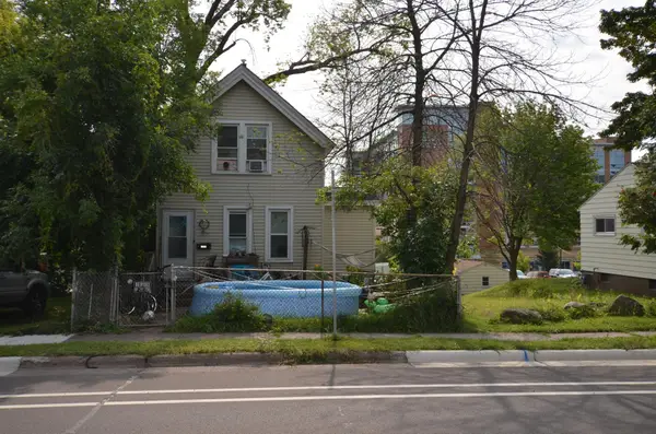 1026 E 3rd Street, Duluth, MN 55805