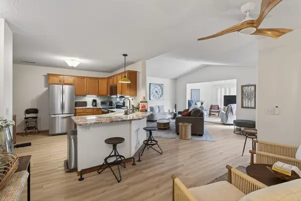 836 Roundhouse Street, Shakopee, MN 55379