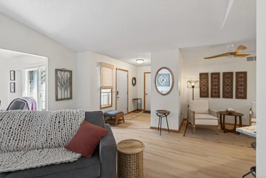 836 Roundhouse Street, Shakopee, MN 55379 - #3