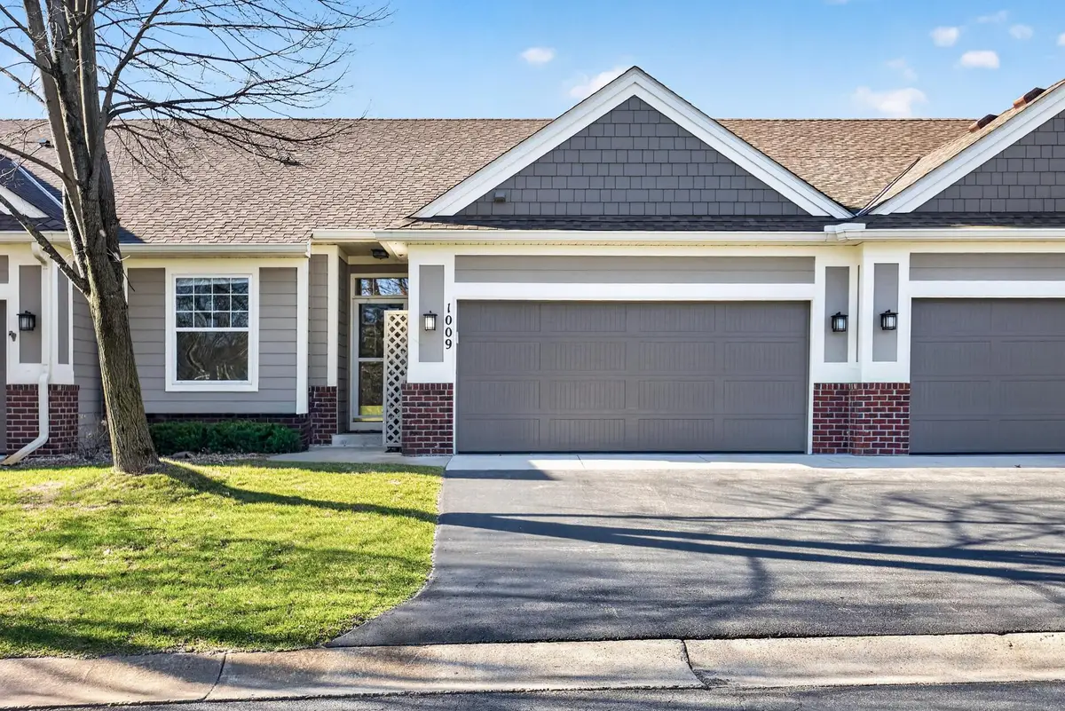 1009 Victoria Greens Boulevard, Victoria, MN 55386 - #1