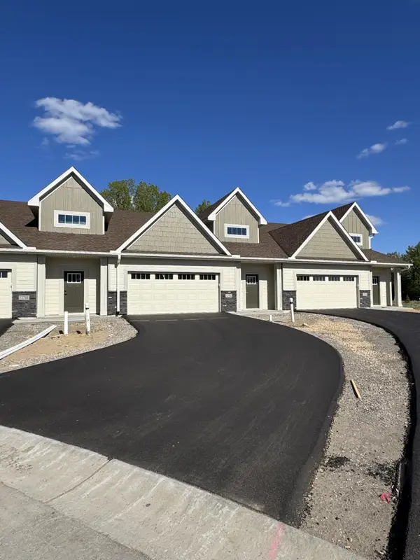 13792 Hollybrook Circle, Apple Valley, MN 55124