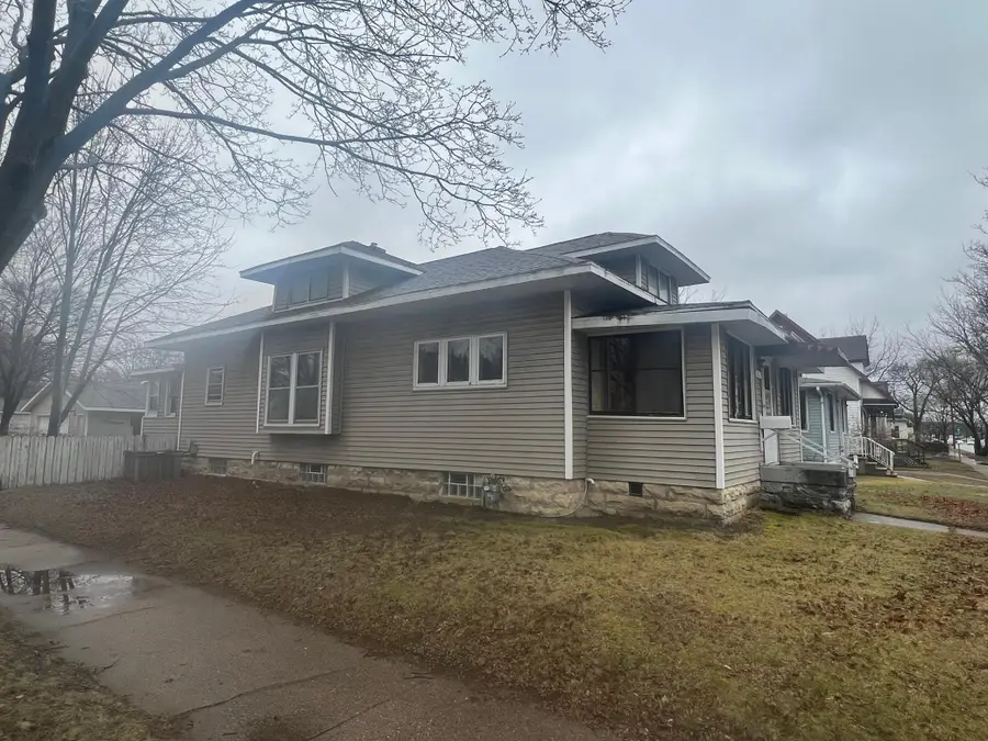 1334 Jackson Street, La Crosse, WI 54601 - #3