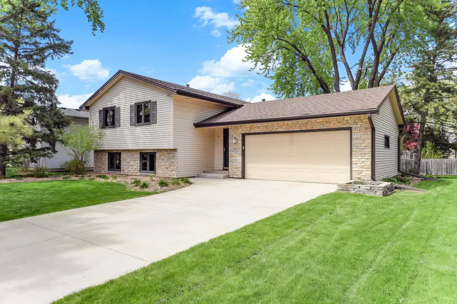 2750 17th Street Nw, Saint Paul, MN 55112 - #2