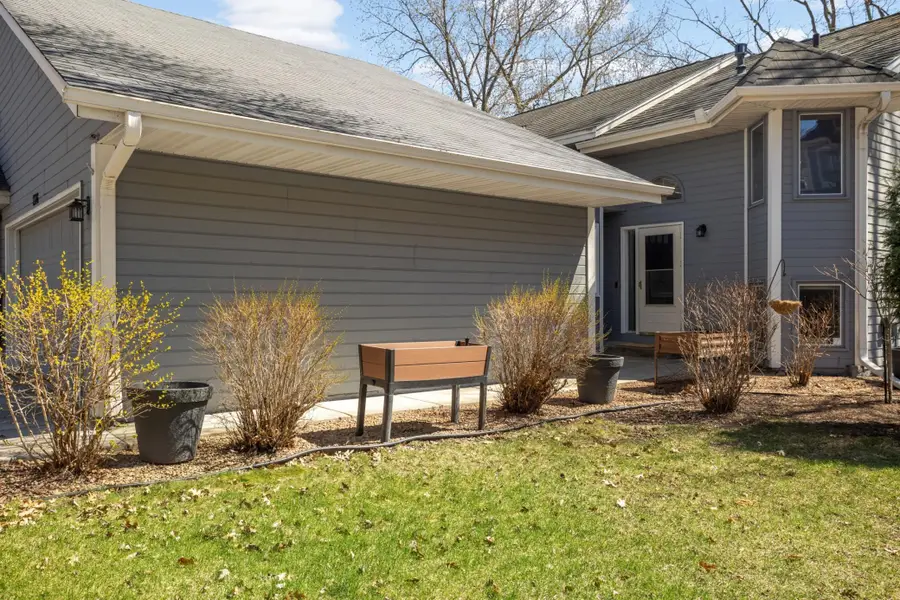 2716 River Woods Lane, Burnsville, MN 55337 - #2