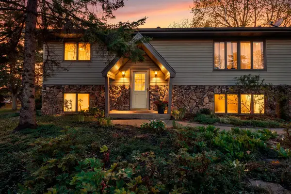28508 Jocelyn Avenue, Chisago City, MN 55013