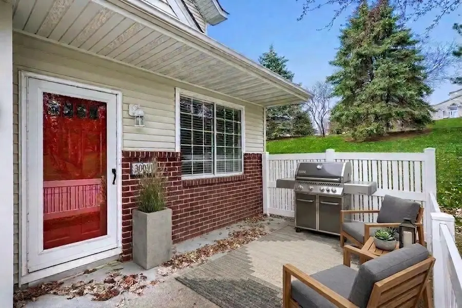 3001 Juniper Lane #J, Woodbury, MN 55125 - #2