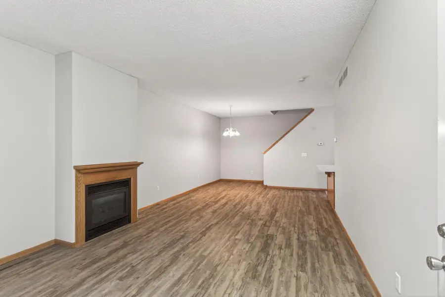 579 Roundhouse Street, Shakopee, MN 55379 - #2