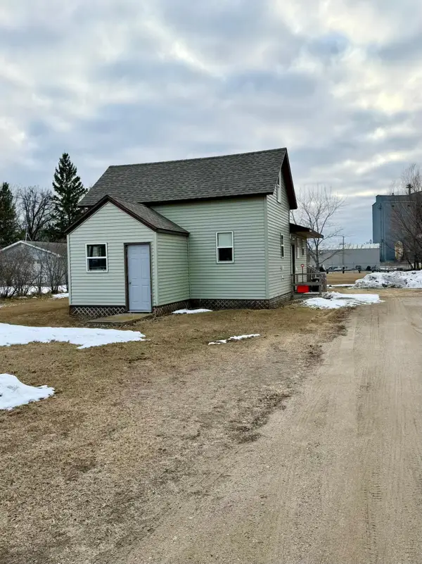 305 Harding Street S, Karlstad, MN 56732