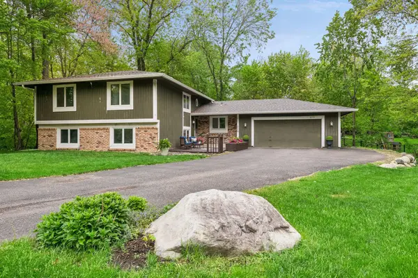 18710 28th Avenue N, Minneapolis, MN 55447