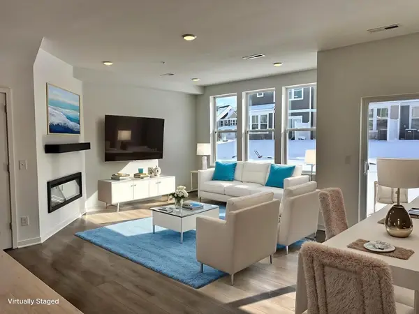 4745 Airlake Drive, Woodbury, MN 55129