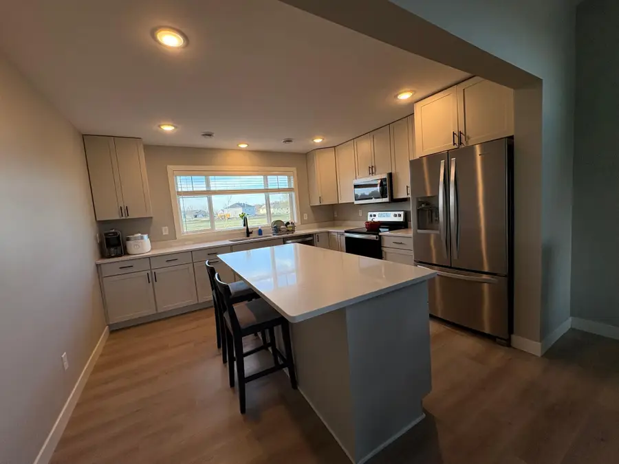 994 City Heights Dr, Willmar, MN 56201 - #2