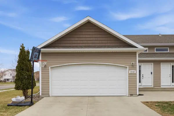 2238 35th Street Circle S, Moorhead, MN 56560