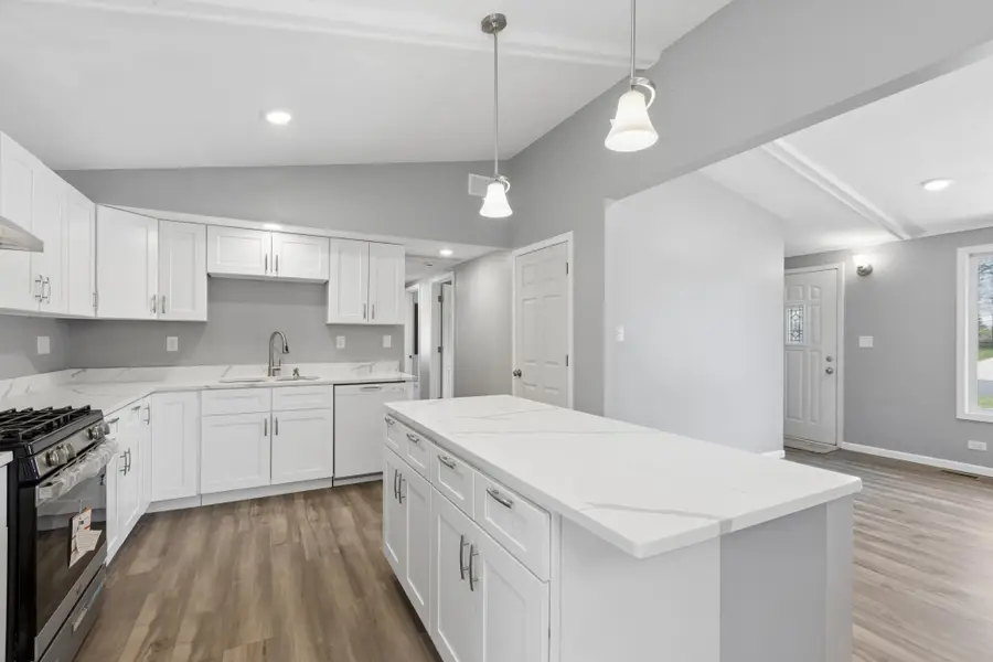 3541 Flag Avenue N, New Hope, MN 55427 - #3