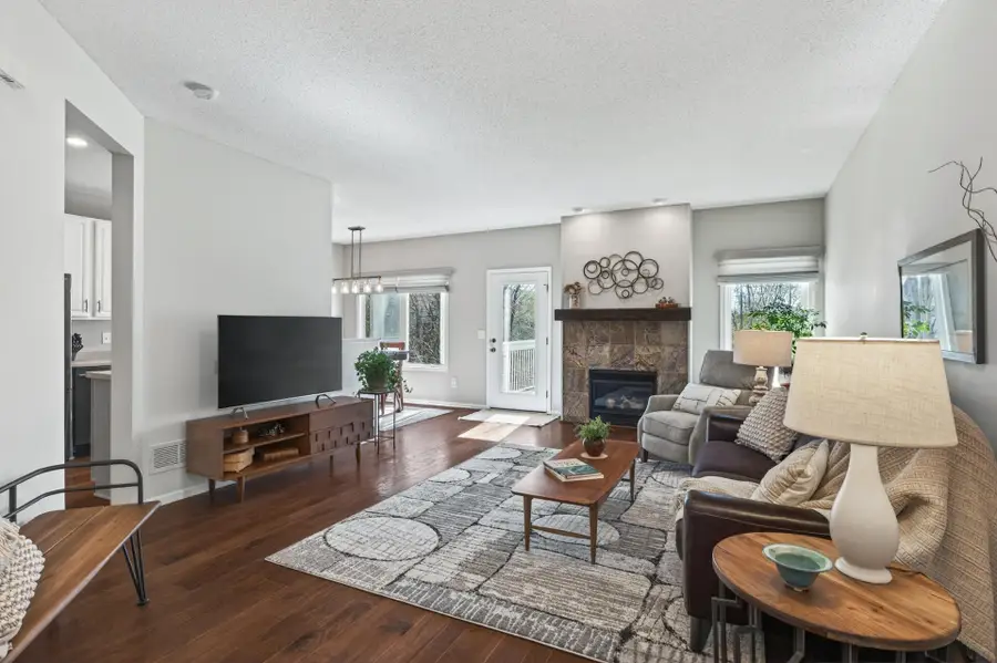 662 Sutherland Drive, Woodbury, MN 55129 - #2