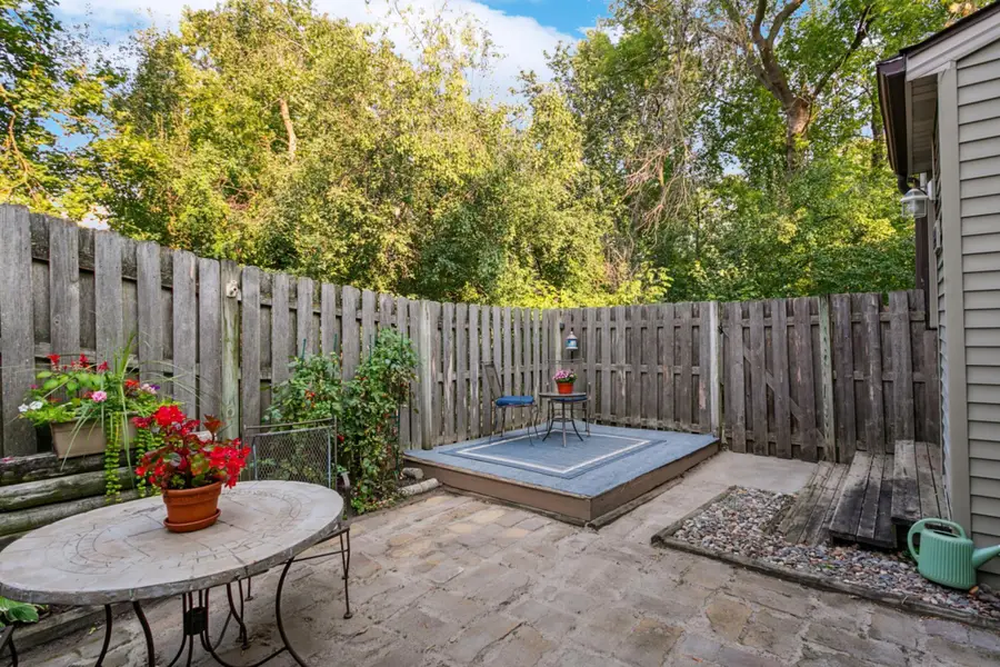 1529 Greenwood Court N, Eagan, MN 55122 - #3