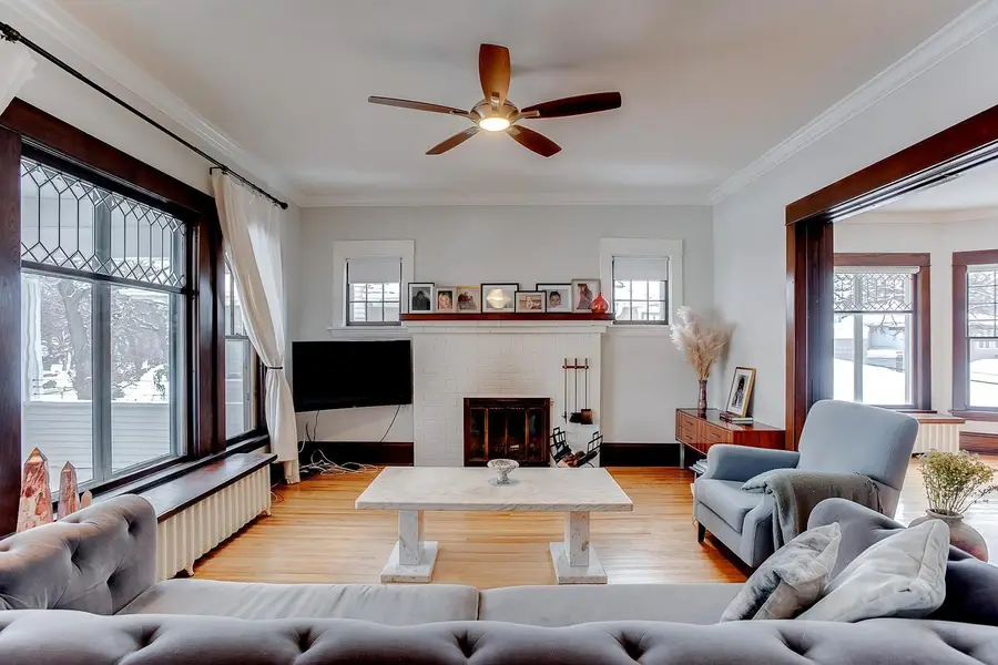 2433 W 22nd Street, Minneapolis, MN 55405 - #2