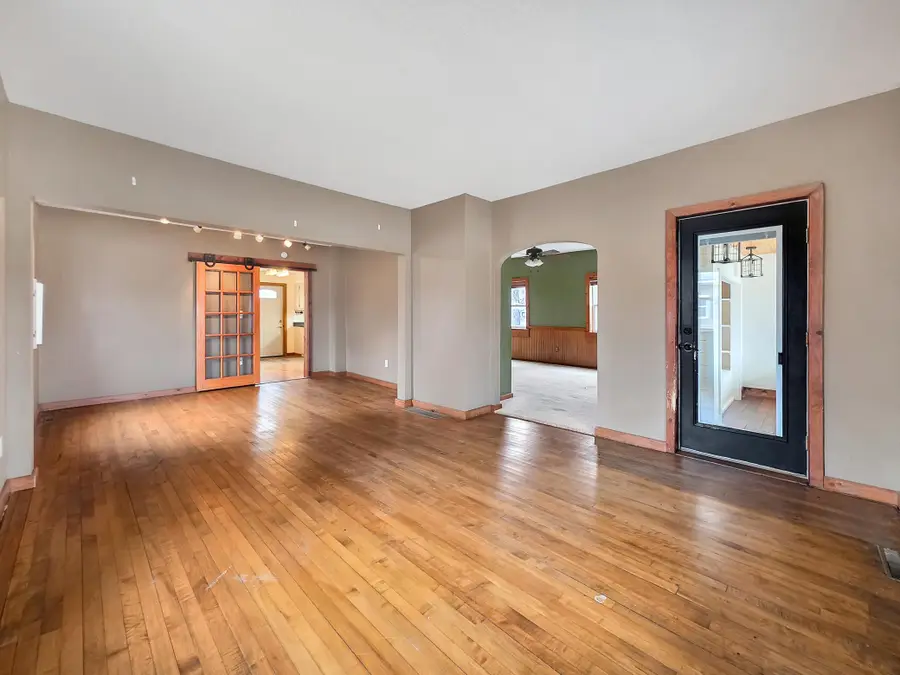 221 W Park Avenue, Warren, MN 56762 - #3