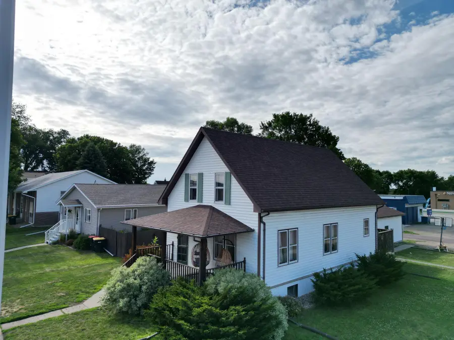 321 E 2nd Street, Redwood Falls, MN 56283 - #2
