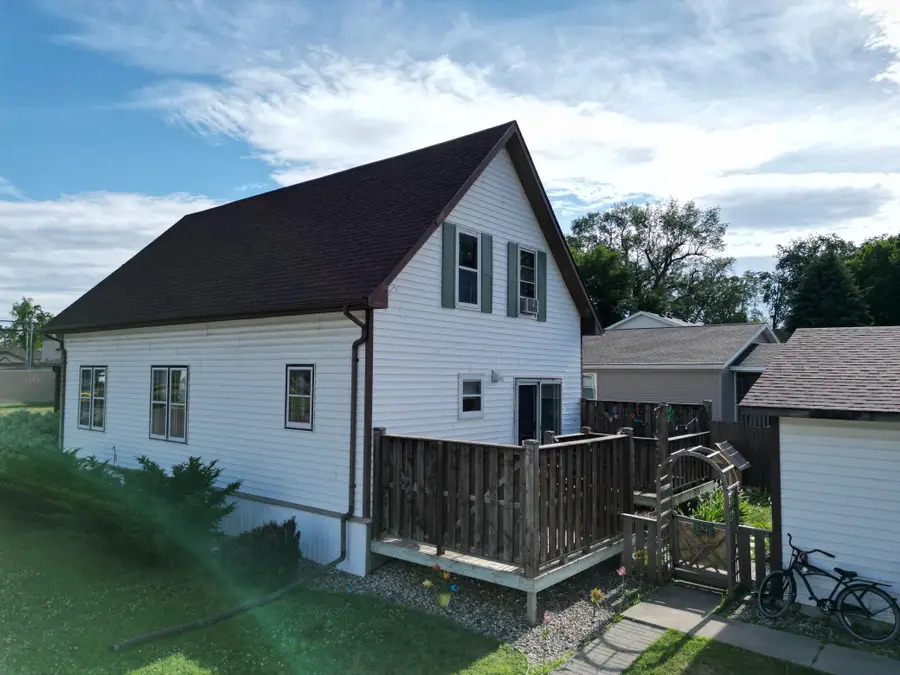 321 E 2nd Street, Redwood Falls, MN 56283 - #3