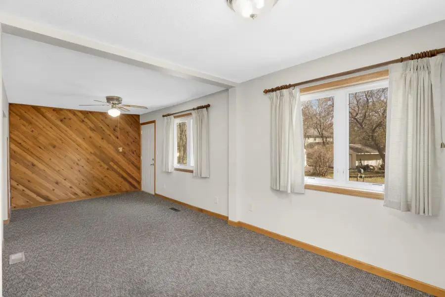 2329 Hoxie Avenue, Saint Paul, MN 55110 - #2