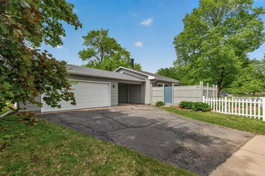 8600 31st Avenue N, Minneapolis, MN 55427 - #2