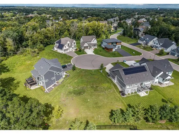 11732 Azure Circle, Inver Grove Heights, MN 55077