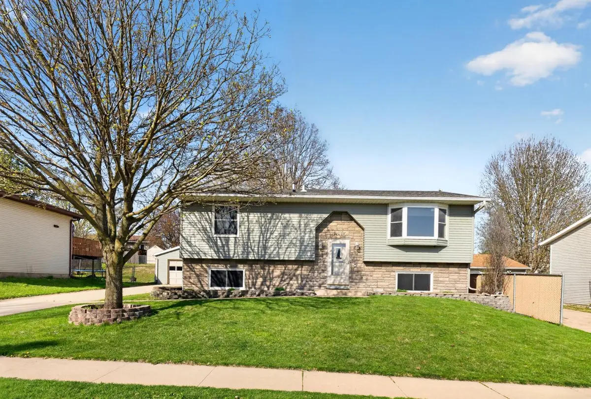 4415 Valley Drive Nw, Rochester, MN 55901 - #1