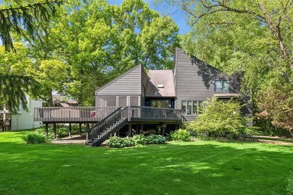 16890 5th Avenue N, Minneapolis, MN 55447