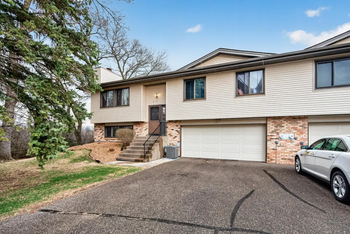 818 Sherwood Road, Saint Paul, MN 55126 - #1