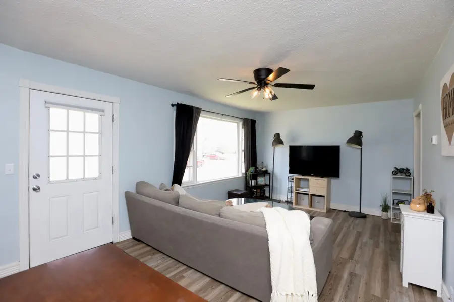 220 Adams Avenue Se, Madelia, MN 56062 - #2