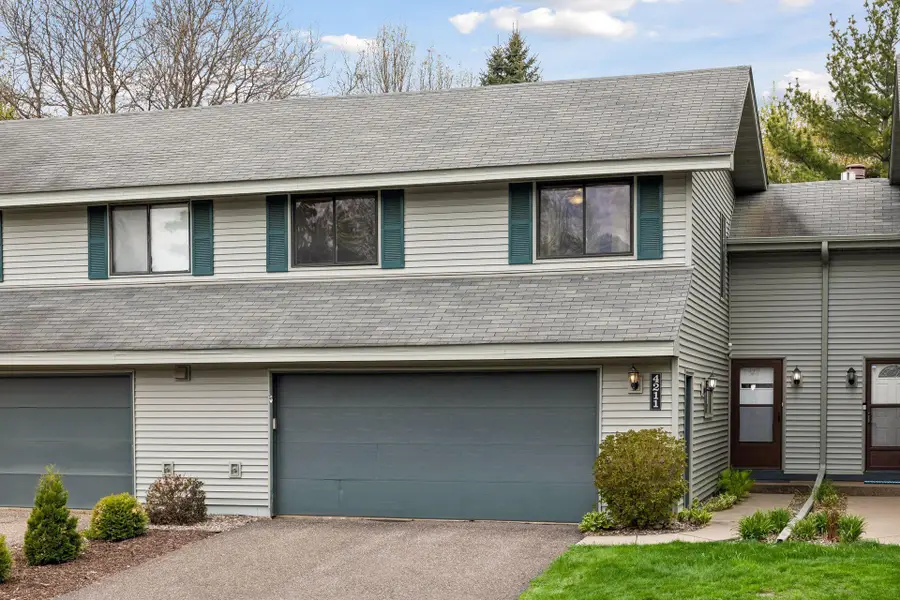 4211 Shirlee Lane N, Saint Paul, MN 55126 - #2