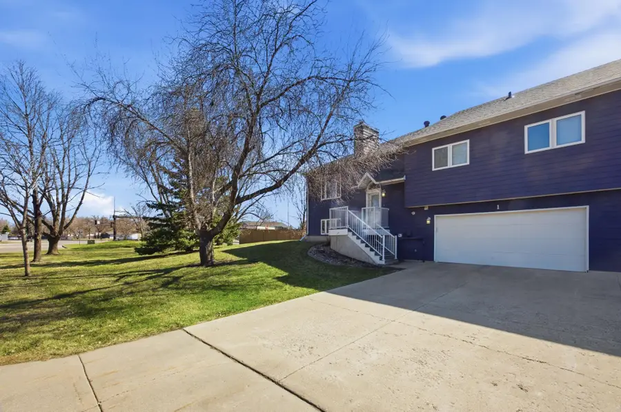 1 Prairiewood Crossing S, Fargo, ND 58103 - #2