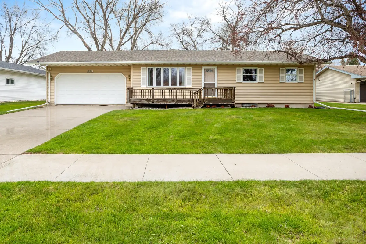 2813 Elm Street N, Fargo, ND 58102 - #1