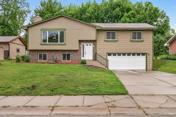 17918 Weaver Lake Drive, Maple Grove, MN 55311