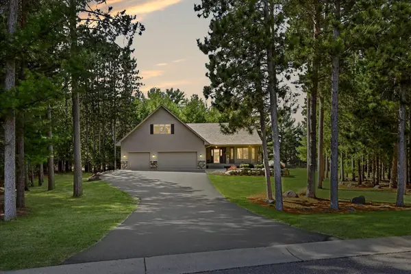 37324 Heritage Way, North Branch, MN 55056