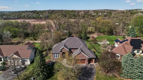 2602 Woods Trail N, Burnsville, MN 55306