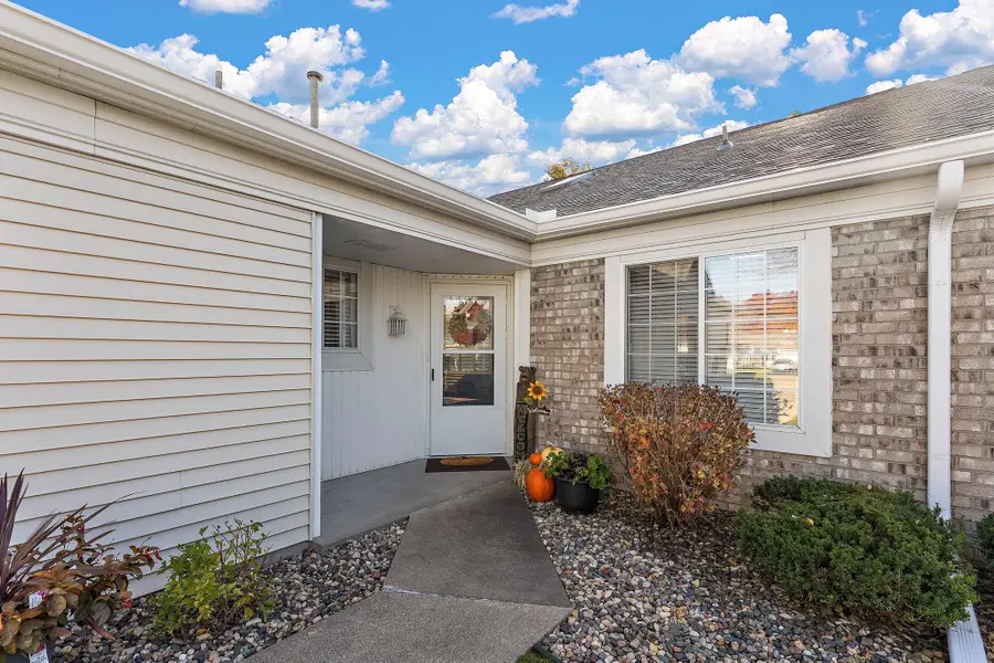 7556 Ojibway Park Bay, Woodbury, MN 55125 - #3