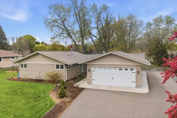 2222 Draper Avenue, Saint Paul, MN 55113