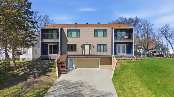 327 10th Avenue S #3, Fargo, ND 58103