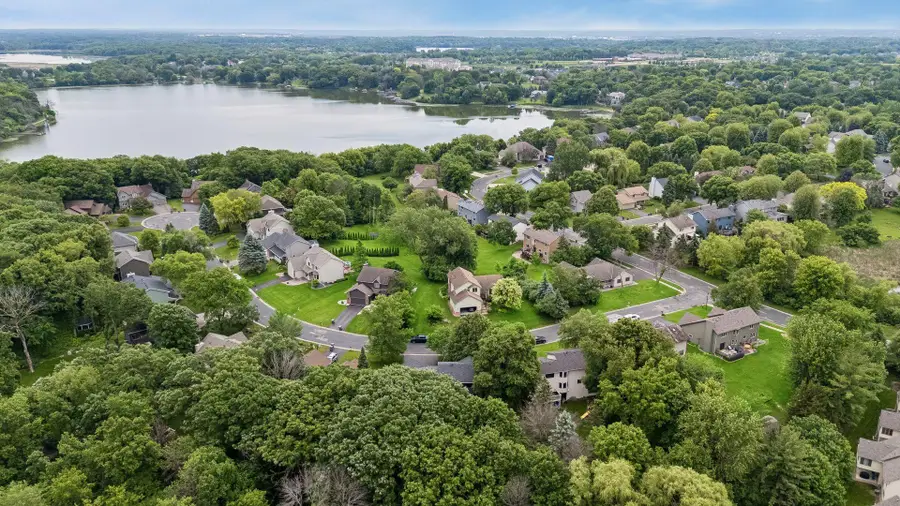 8290 W Lake Court, Chanhassen, MN 55317 - #2