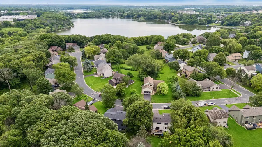 8290 W Lake Court, Chanhassen, MN 55317 - #3