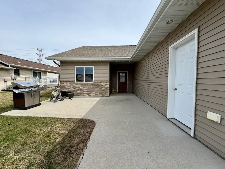 1722 12th Street N, Wahpeton, ND 58075 - #3
