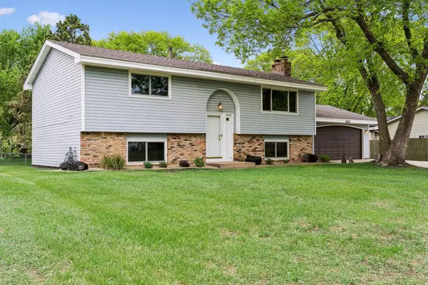 7360 Pinetree Lane Ne, Fridley, MN 55432