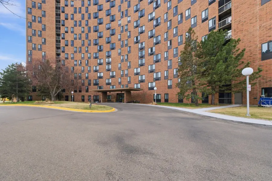 1181 Edgcumbe Road #411, Saint Paul, MN 55105 - #2