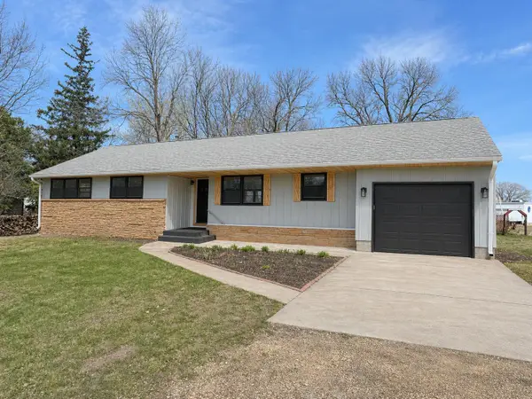 1458 Lookout Drive, North Mankato, MN 56003