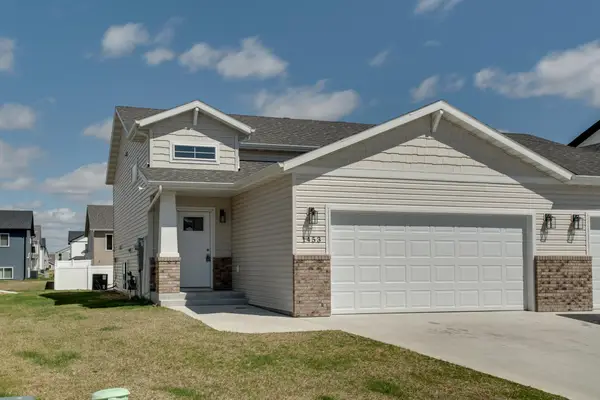 1453 69th Avenue S, Fargo, ND 58104