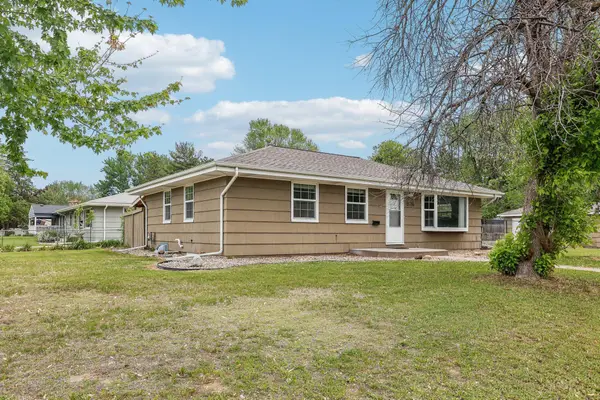 2016 W 90th Street, Minneapolis, MN 55431