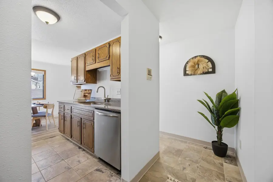 331 Prairiewood Circle S #202, Fargo, ND 58103 - #3