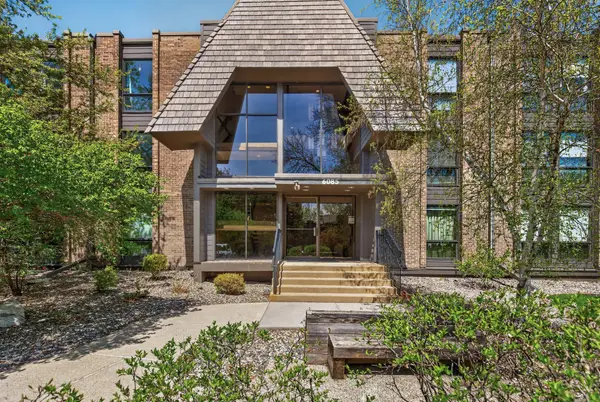 6085 Lincoln Drive #225, Minneapolis, MN 55436